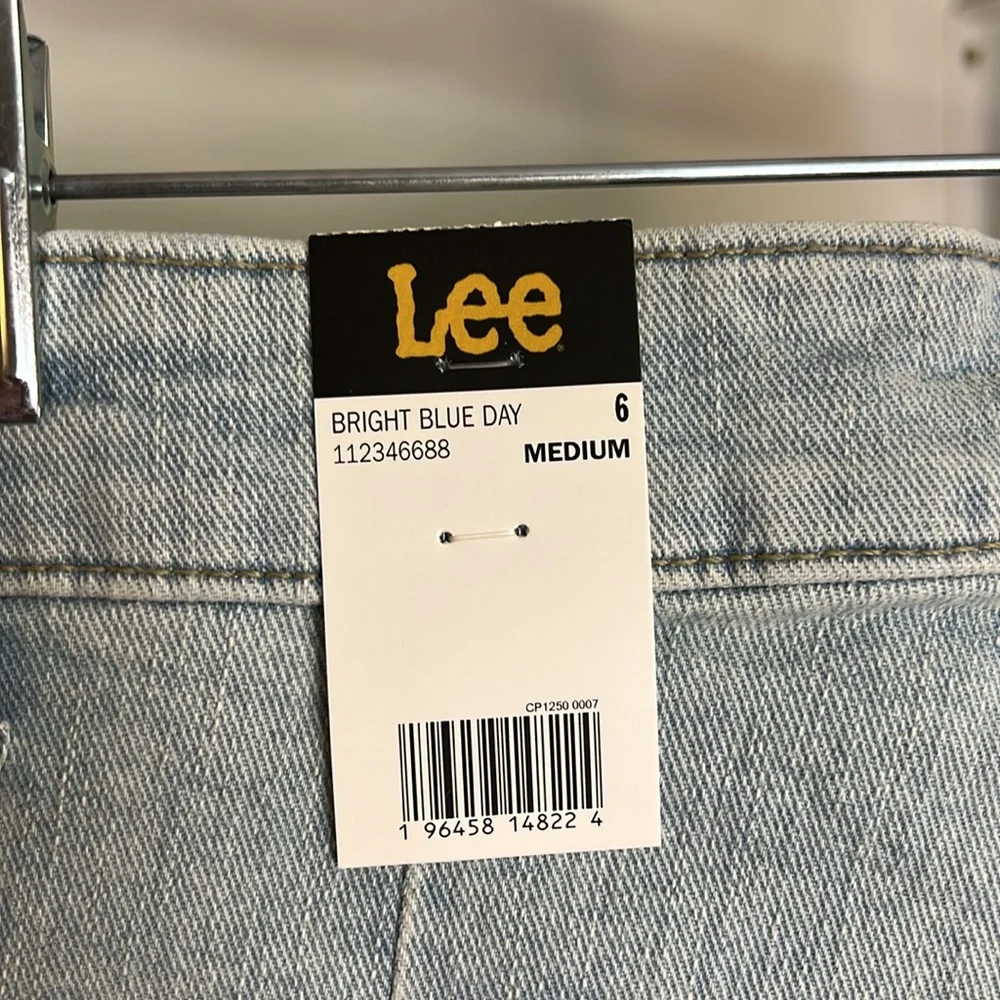 NWT‎ Lee Light Blue Stretchy Denim Shorts- 6